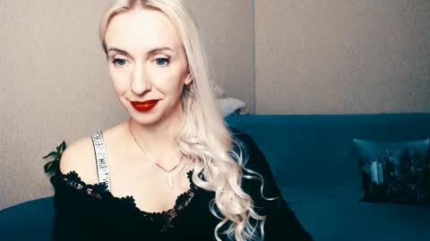 Snapshot of cute_smile_shy chatting on January 11, 2025, 3:34 am cute_smile_shy online show from January 11, 2025, 3:34 am