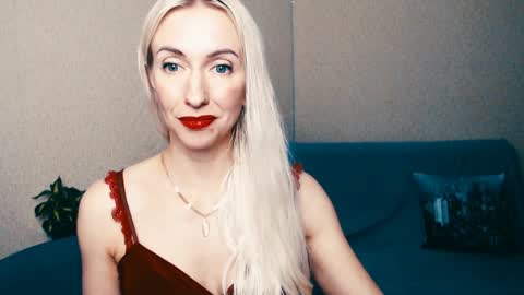 Snapshot of cute_smile_shy chatting on January 14, 2025, 10:12 pm cute_smile_shy online show from January 14, 2025, 10:12 pm