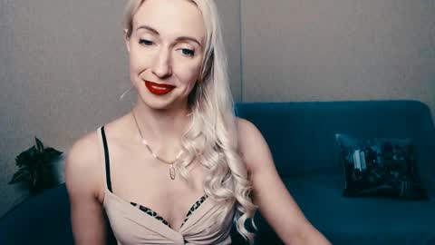 Snapshot of cute_smile_shy chatting on February 13, 2025, 11:15 pm cute_smile_shy online show from February 13, 2025, 11:15 pm