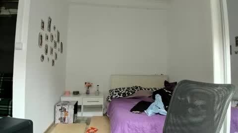 Snapshot of cutehana chatting on November 9, 2025, 8:23 am MADY online show from November 9, 2025, 8:23 am