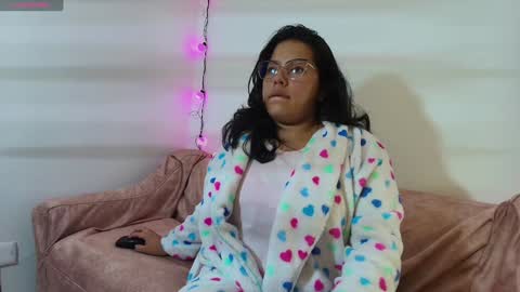 Snapshot of cutejess45 chatting on January 31, 2025, 5:51 am tell me jess   online show from January 31, 2025, 5:51 am