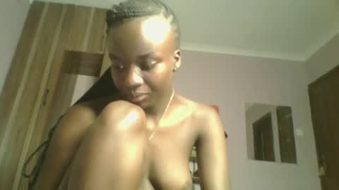 cutie_choco online show from October 21, 2025, 8:42 pm