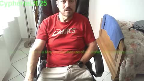 Snapshot of cypheros2025 chatting on October 16, 2025, 8:59 am Chris online show from October 16, 2025, 8:59 am