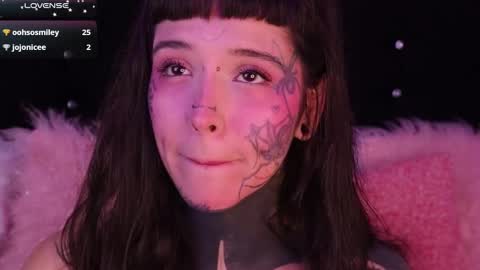 Snapshot of daarlene chatting on February 5, 2025, 9:29 pm Darlene online show from February 5, 2025, 9:29 pm