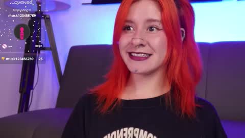 Snapshot of daarlene chatting on October 11, 2025, 10:25 am Darlene online show from October 11, 2025, 10:25 am