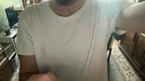 daddnextdoor online show from September 28, 2025, 9:42 pm