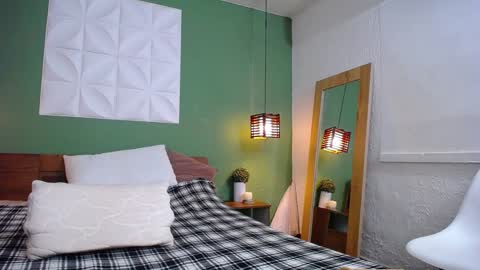 Snapshot of daddys_little_secrett chatting on December 5, 2024, 5:50 pm Valen online show from December 5, 2024, 5:50 pm