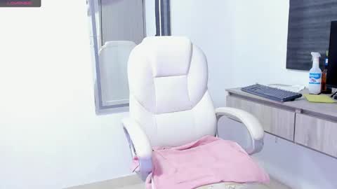 Snapshot of dahian_carter chatting on September 18, 2025, 11:56 am Dahian online show from September 18, 2025, 11:56 am