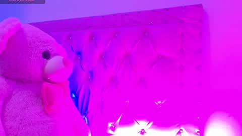 Snapshot of dahiangomezz chatting on December 18, 2024, 10:08 am online show from December 18, 2024, 10:08 am