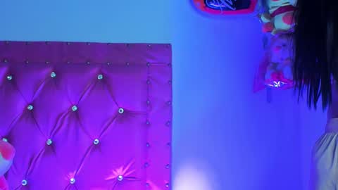 Snapshot of dahiangomezz chatting on February 13, 2025, 8:17 am online show from February 13, 2025, 8:17 am