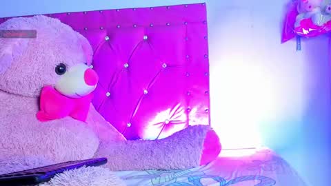 Snapshot of dahiangomezz chatting on February 19, 2025, 8:44 am online show from February 19, 2025, 8:44 am