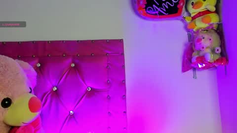 Snapshot of dahiangomezz chatting on February 21, 2025, 8:18 am online show from February 21, 2025, 8:18 am