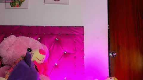 Snapshot of dahiangomezz chatting on September 11, 2025, 8:03 am online show from September 11, 2025, 8:03 am