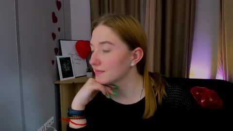 Snapshot of daisy_candy chatting on February 26, 2025, 5:28 pm Little Di online show from February 26, 2025, 5:28 pm