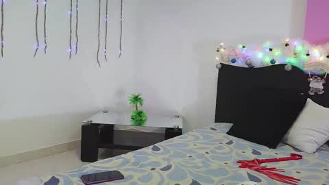 Snapshot of dakota_dolls chatting on November 19, 2025, 9:15 pm Dakota-Dolls online show from November 19, 2025, 9:15 pm