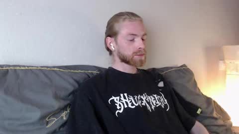 Snapshot of damien_diamond chatting on October 5, 2025, 8:40 pm damien_diamond online show from October 5, 2025, 8:40 pm