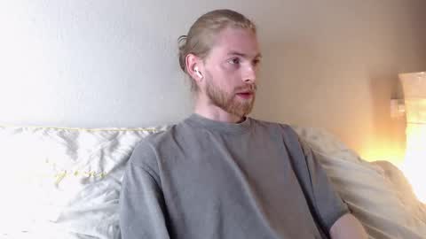 Snapshot of damien_diamond chatting on October 12, 2025, 8:52 pm damien_diamond online show from October 12, 2025, 8:52 pm