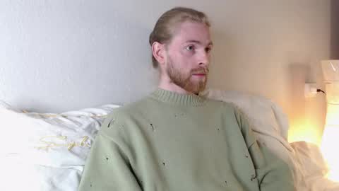 Snapshot of damien_diamond chatting on October 16, 2025, 10:11 pm damien_diamond online show from October 16, 2025, 10:11 pm