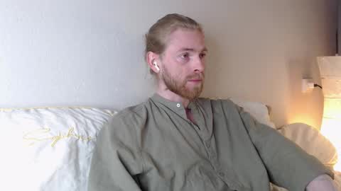 Snapshot of damien_diamond chatting on October 21, 2025, 6:19 pm damien_diamond online show from October 21, 2025, 6:19 pm