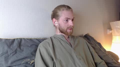 Snapshot of damien_diamond chatting on October 24, 2025, 8:38 pm damien_diamond online show from October 24, 2025, 8:38 pm