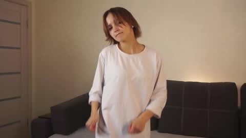 Snapshot of danetterehn chatting on November 8, 2025, 5:45 pm Elvi online show from November 8, 2025, 5:45 pm