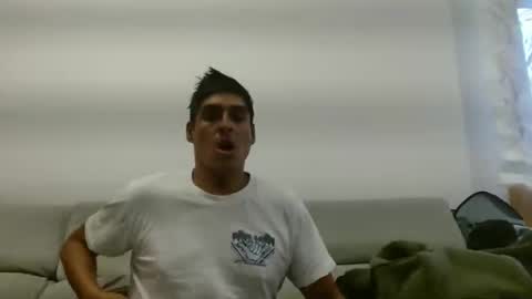 Snapshot of daniel_surfer chatting on December 11, 2024, 10:25 am Daniel  online show from December 11, 2024, 10:25 am