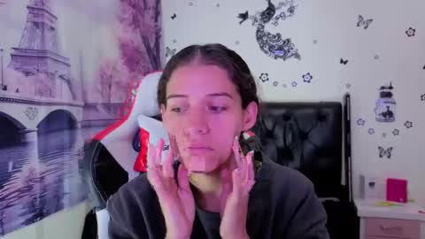 danielarivasth online show from September 15, 2025, 1:11 pm