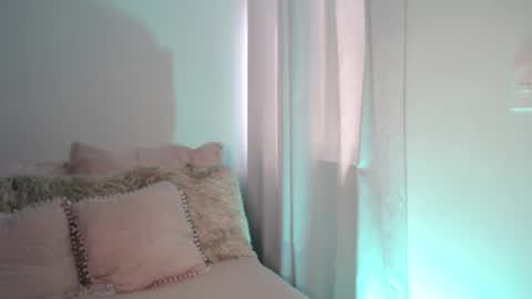 Snapshot of daniela_valencia chatting on September 10, 2025, 6:52 pm Lucia online show from September 10, 2025, 6:52 pm