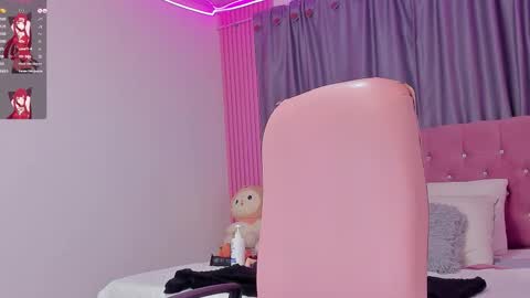 Snapshot of danielle_april chatting on September 12, 2025, 7:08 am Danielle online show from September 12, 2025, 7:08 am