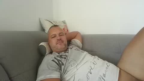 Snapshot of danrud81 chatting on October 1, 2025, 11:05 am Daniel online show from October 1, 2025, 11:05 am