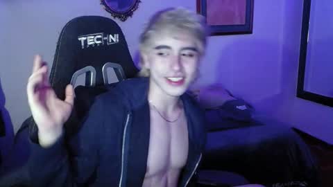 Snapshot of danteobscuro chatting on November 18, 2025, 11:15 pm danteobscuro online show from November 18, 2025, 11:15 pm