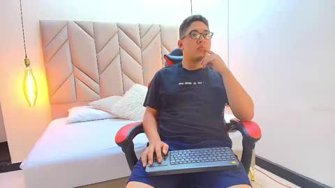 Snapshot of dantepresscot chatting on November 16, 2025, 4:29 am Dante online show from November 16, 2025, 4:29 am