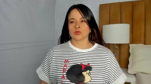 Snapshot of daphne81_ chatting on March 4, 2025, 8:13 am Daphne online show from March 4, 2025, 8:13 am