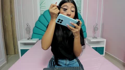 Snapshot of daphne_fox_ chatting on January 13, 2025, 11:30 am Daphne  online show from January 13, 2025, 11:30 am