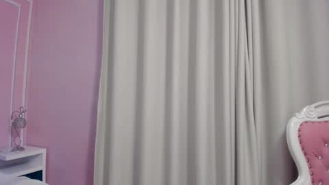 Snapshot of daphne_fox_ chatting on January 31, 2025, 5:19 am Daphne  online show from January 31, 2025, 5:19 am