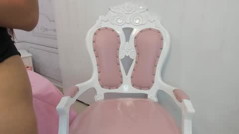 Snapshot of daphne_fox_ chatting on March 12, 2025, 5:57 am Daphne  online show from March 12, 2025, 5:57 am