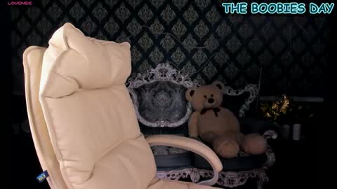 Snapshot of daphne_moss chatting on October 22, 2025, 1:11 pm Agatha online show from October 22, 2025, 1:11 pm