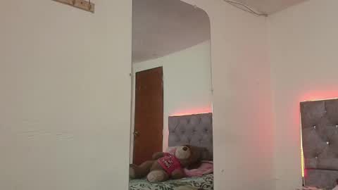 Snapshot of daphnepurple chatting on January 8, 2025, 2:35 pm DAPHNE online show from January 8, 2025, 2:35 pm