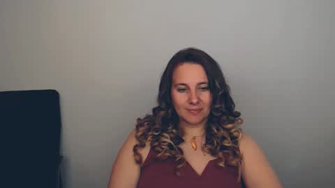 Snapshot of darklure_ chatting on September 23, 2025, 2:42 pm Anna online show from September 23, 2025, 2:42 pm