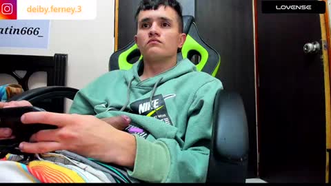 Snapshot of david_latin666_ chatting on December 20, 2024, 5:25 am David online show from December 20, 2024, 5:25 am