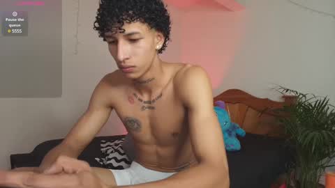 Snapshot of davidxxx02 chatting on March 6, 2025, 10:04 pm Estiven online show from March 6, 2025, 10:04 pm