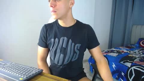 Snapshot of davisito7 chatting on December 14, 2024, 8:45 am David Angel online show from December 14, 2024, 8:45 am