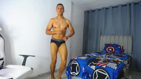 Snapshot of davisito7 chatting on January 21, 2025, 7:04 am David Angel online show from January 21, 2025, 7:04 am