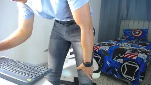 Snapshot of davisito7 chatting on February 1, 2025, 2:05 am David Angel online show from February 1, 2025, 2:05 am