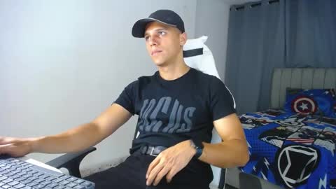 Snapshot of davisito7 chatting on February 16, 2025, 4:09 am David Angel online show from February 16, 2025, 4:09 am