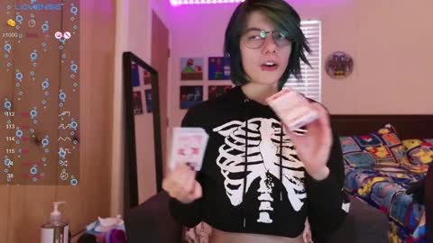 Snapshot of deadratsoup chatting on December 18, 2024, 4:17 pm Rat online show from December 18, 2024, 4:17 pm