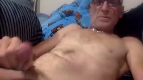 Snapshot of deanofflove221000 chatting on October 24, 2025, 4:20 am deanofflove221000 online show from October 24, 2025, 4:20 am