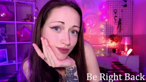 Snapshot of debbie_hanter chatting on December 5, 2024, 8:00 am debbie_hanter online show from December 5, 2024, 8:00 am