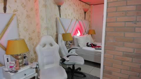 Snapshot of deboralombardii chatting on September 8, 2025, 10:42 pm deboralombardii online show from September 8, 2025, 10:42 pm