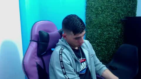 Snapshot of deiby_baby chatting on December 8, 2024, 12:29 am DEIBY online show from December 8, 2024, 12:29 am